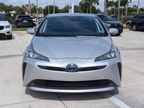 Used 2022 Toyota Prius LE image 2