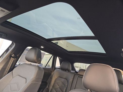 New 2026 Volkswagen Atlas Cross Sport SE image 3