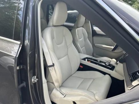Used 2023 Volvo XC90 B6 Ultimate w/ Protection Package Premier AWD/4WD image 8