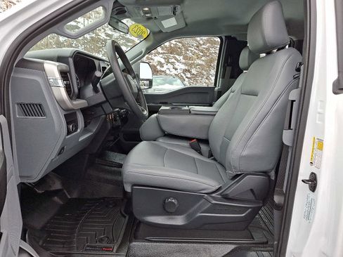 Used 2023 Ford F250 XL w/ Snow Plow Prep Package image 13