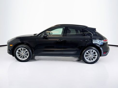 Certified 2025 Porsche Macan image 2