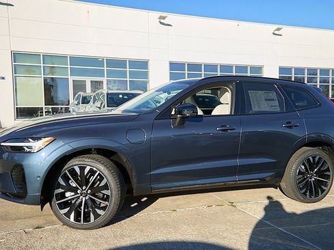 New 2026 Volvo XC60 T8 Ultra w/ Protection Package Premier image 3