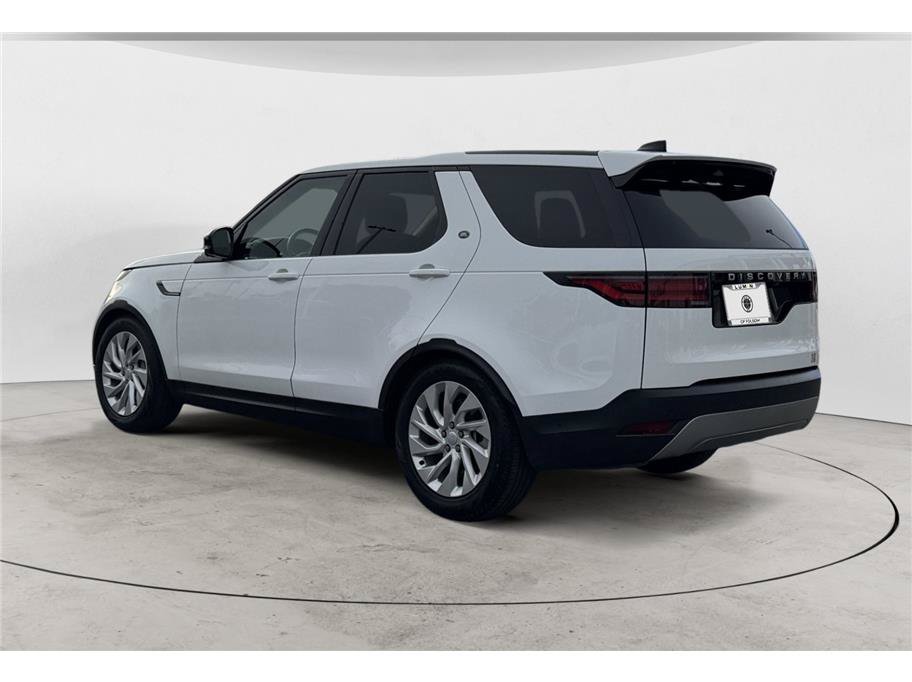 Used 2024 Land Rover Discovery S AWD/4WD image 3