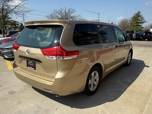 Used 2011 Toyota Sienna CE image 3