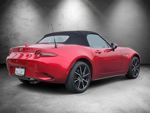 Used 2025 MAZDA MX-5 Miata Grand Touring RWD image 3