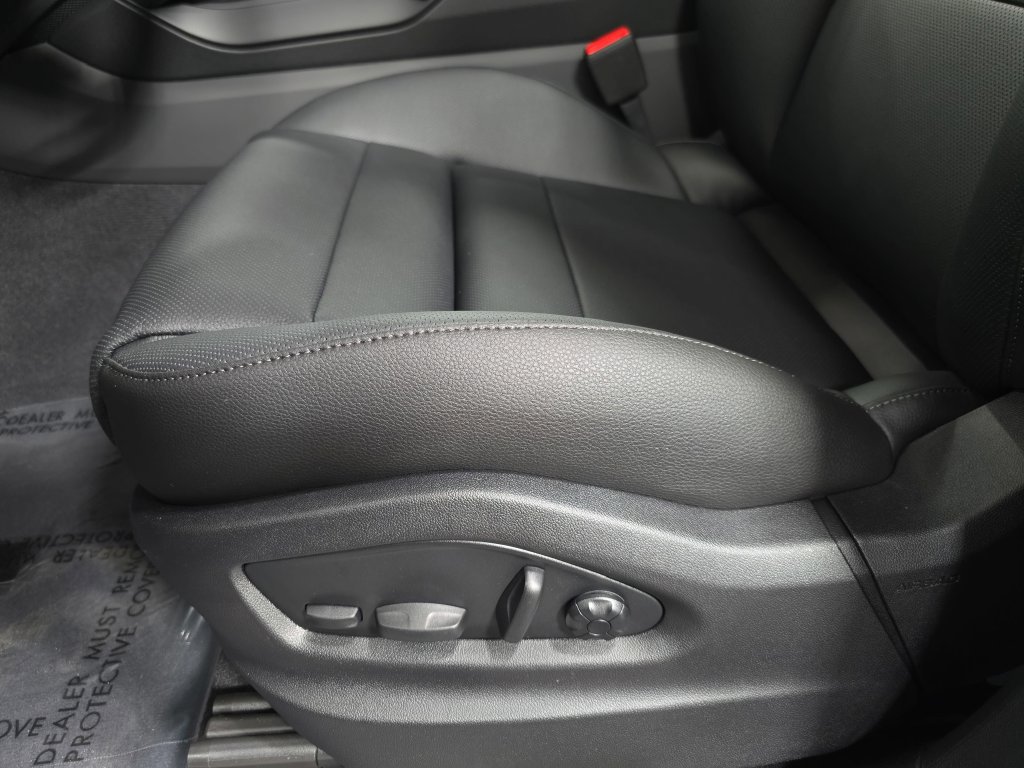 Certified 2026 Porsche Cayenne AWD/4WD image 23