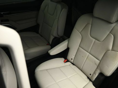 Certified 2024 Kia Telluride EX w/ EX Captain's Chair Package FWD image 53