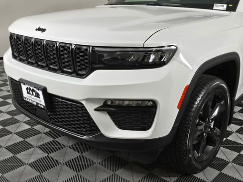 New 2025 Jeep Grand Cherokee Limited w/ Black Appearance Package image 11