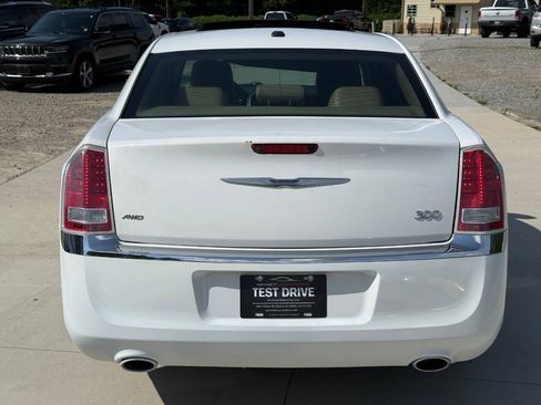 Used 2014 Chrysler 300 AWD w/ Driver Convenience Group image 6
