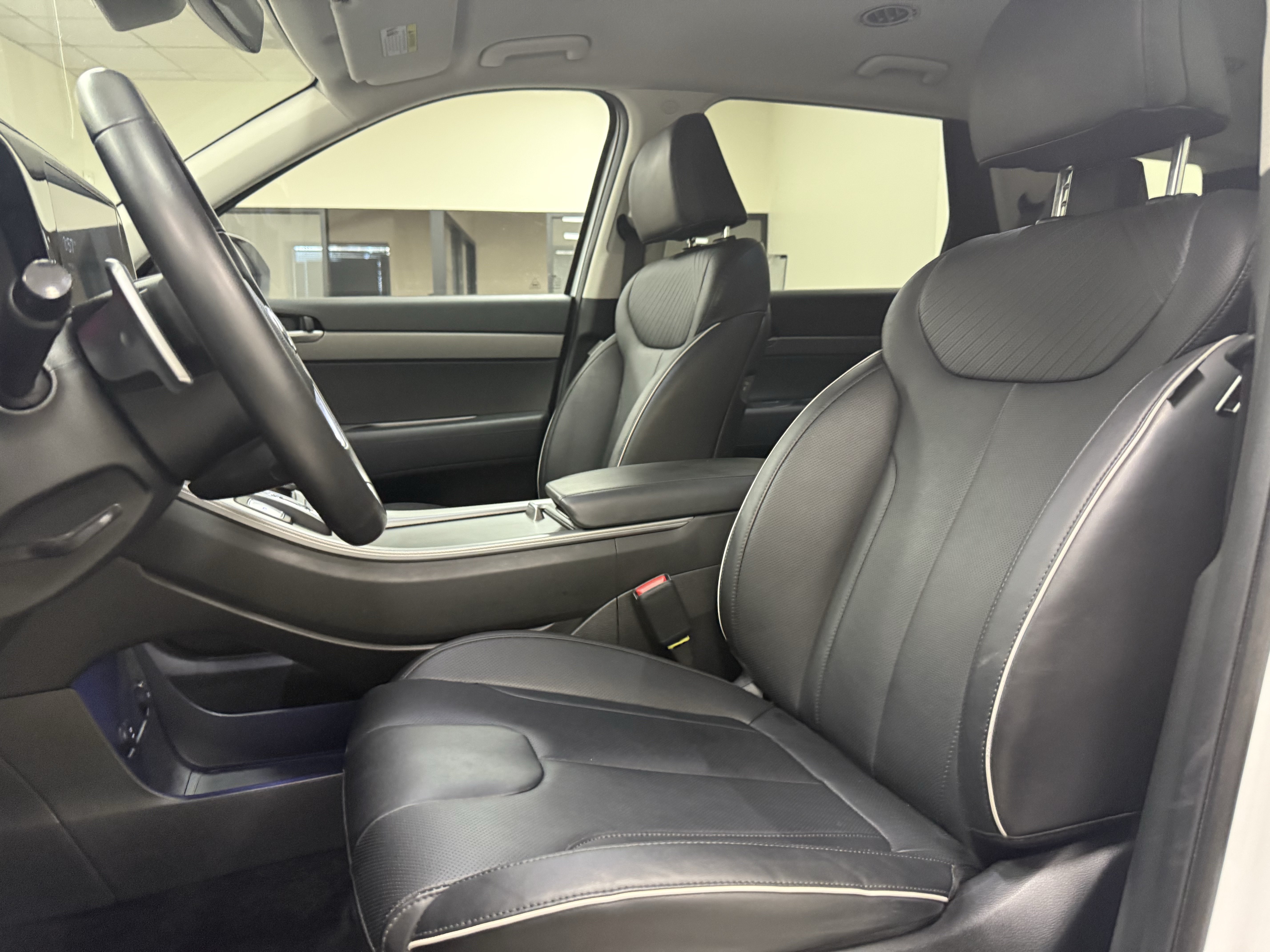 Used 2025 Hyundai Palisade SEL FWD image 12