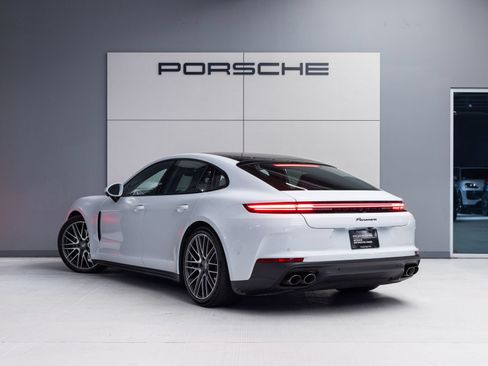 Certified 2024 Porsche Panamera RWD image 5