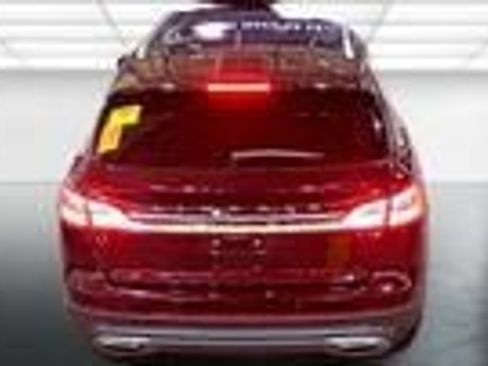 Used 2022 Lincoln Nautilus Reserve image 9