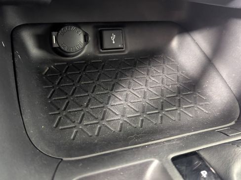 Used 2021 Toyota RAV4 XLE image 23