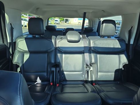Certified 2025 Ford Expedition Max Platinum AWD/4WD image 16