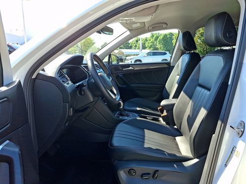 Certified 2023 Volkswagen Tiguan SE FWD image 13