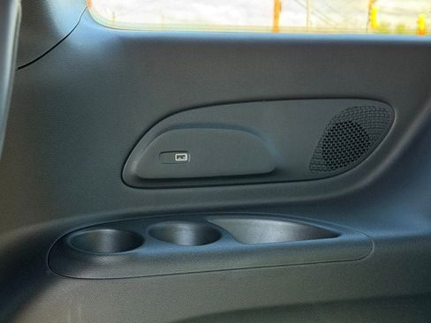 New 2026 Chrysler Pacifica Select image 7