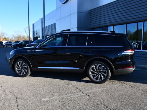 New 2026 Lincoln Aviator Premiere image 3
