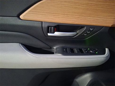 New 2026 Toyota Grand Highlander Limited image 7