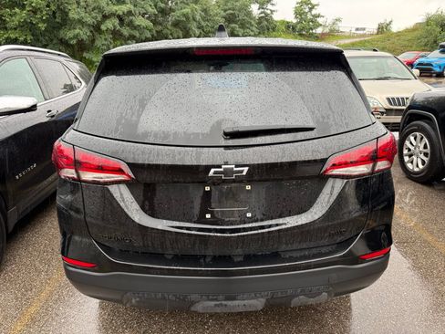 Used 2024 Chevrolet Equinox LS w/ LS Convenience Package AWD/4WD image 3