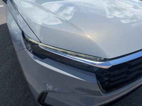 Certified 2025 Honda CR-V EX image 19