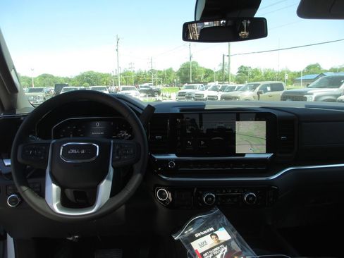 New 2026 GMC Sierra 2500 SLT w/ SLT Premium Package AWD/4WD image 18