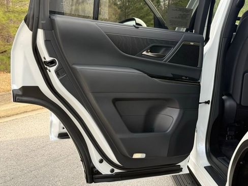 New 2026 Lexus LX 700h Luxury AWD/4WD image 23