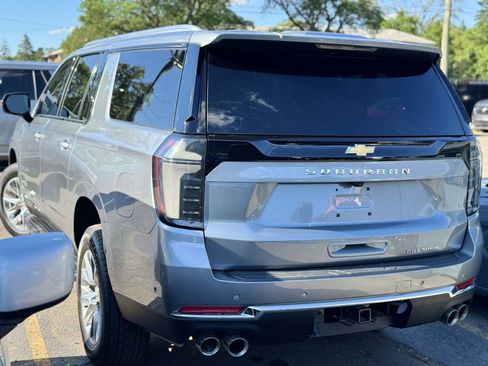 Used 2025 Chevrolet Suburban Premier AWD/4WD image 10