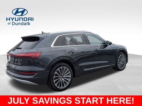 Used 2019 Audi e-tron Prestige w/ Prestige Package AWD/4WD image 8