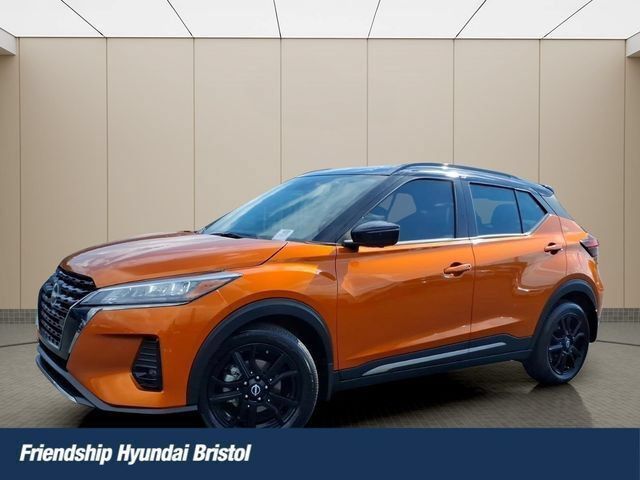 Used 2023 Nissan Kicks SR w/ SR Premium Package FWD image 1