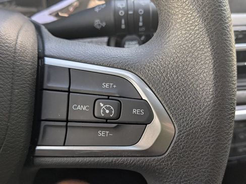 Used 2023 Jeep Compass Sport AWD/4WD image 9