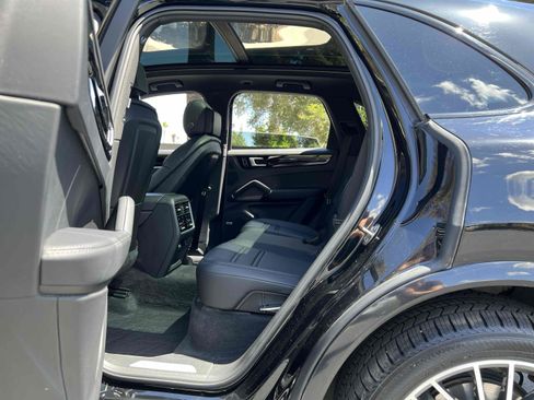 Used 2019 Porsche Cayenne S image 47