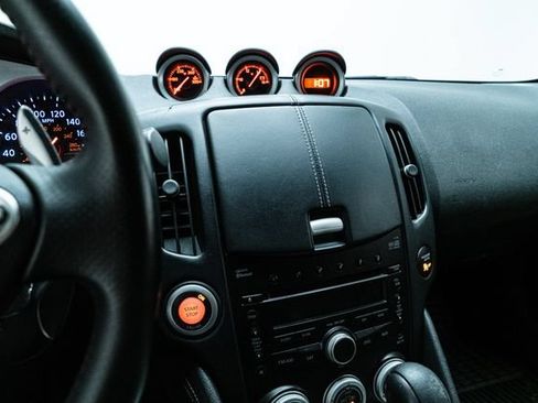 Used 2009 Nissan 370Z Touring w/ Sport Pkg RWD image 23