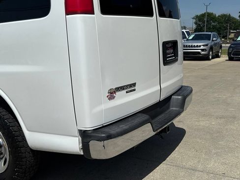 Used 2015 Chevrolet Express 3500 LT w/ LT Preferred Equipment Group RWD image 14