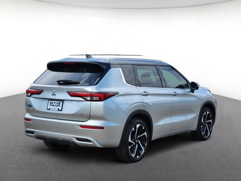 Used 2023 Mitsubishi Outlander SEL 40th Anniversary AWD/4WD image 3