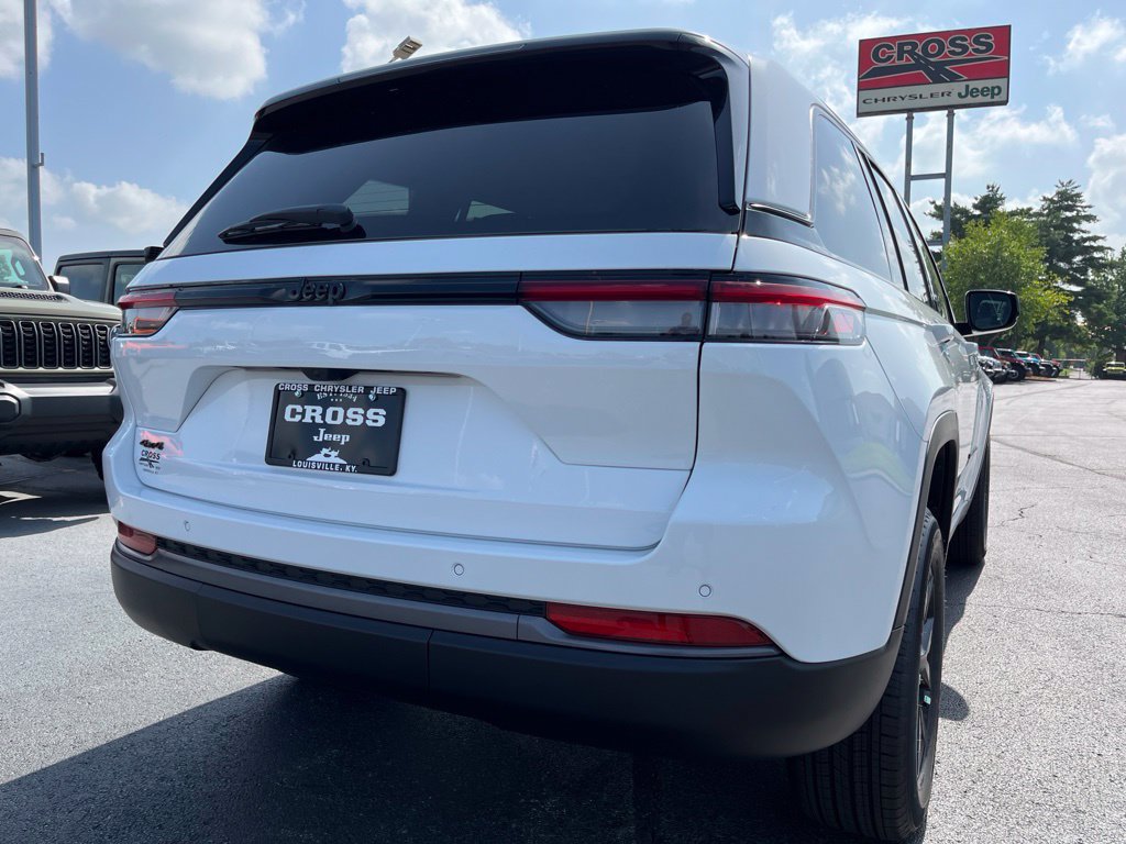 New 2026 Jeep Grand Cherokee Altitude AWD/4WD image 40