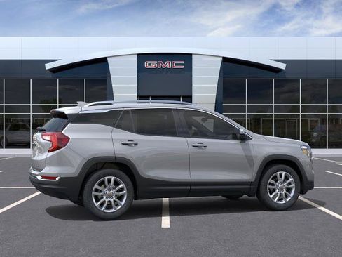 New 2024 GMC Terrain SLT w/ Infotainment Package II AWD/4WD image 29