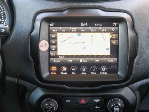 Used 2023 Jeep Renegade Latitude AWD/4WD image 14