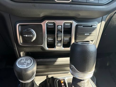Used 2025 Jeep Wrangler Unlimited Sahara w/ Safety Group AWD/4WD image 48