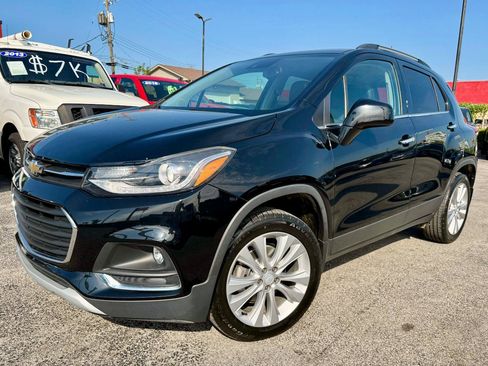 Used 2018 Chevrolet Trax Premier AWD/4WD image 2