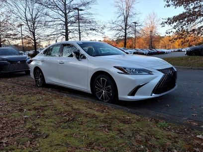 New 2025 Lexus ES 350 w/ Premium Package