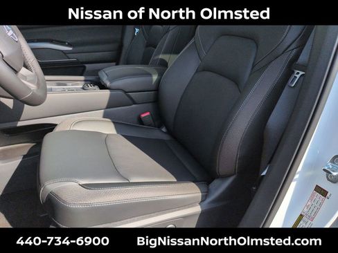 New 2026 Nissan Pathfinder SL w/ SL Premium Package AWD/4WD image 18