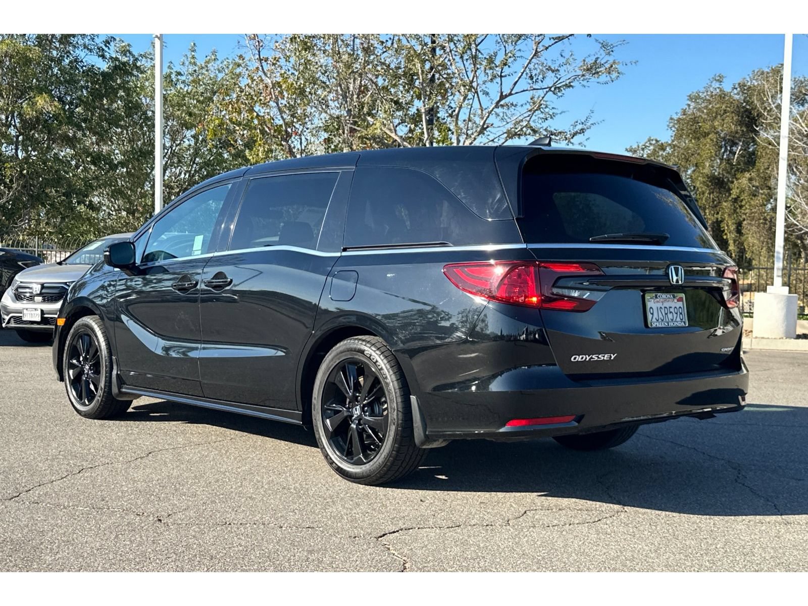 Used 2024 Honda Odyssey Sport image 3