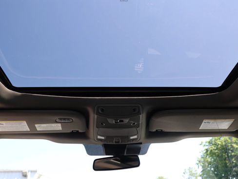 Used 2019 Ford F150 Lariat w/ Equipment Group 502A Luxury AWD/4WD image 41