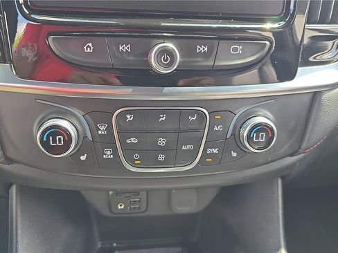 Used 2023 Chevrolet Traverse RS AWD/4WD image 23