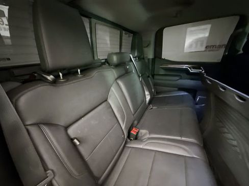 Used 2022 Chevrolet Silverado 1500 LT Trail Boss w/ LT Trail Boss Premium Package AWD/4WD image 27