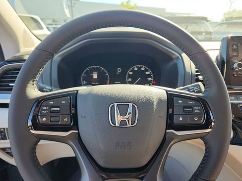 New 2026 Honda Odyssey Touring image 19