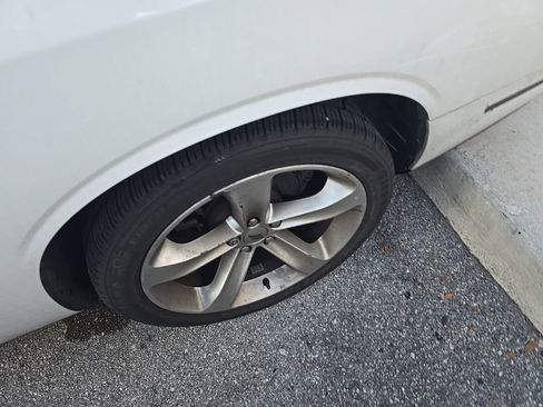 Used 2018 Dodge Challenger R/T image 3