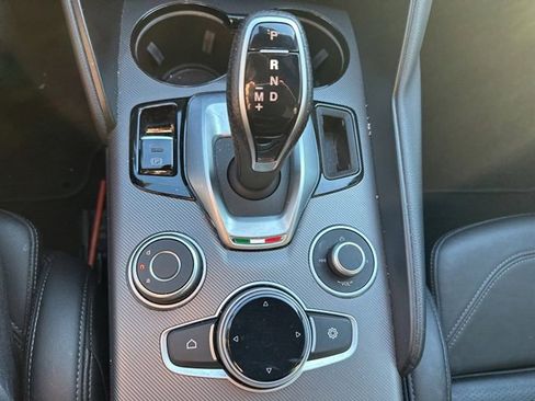 Used 2022 Alfa Romeo Giulia Veloce image 15