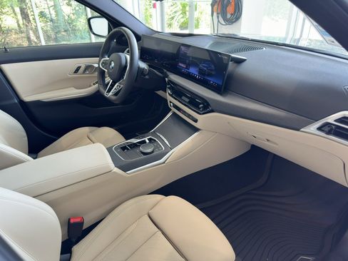 Used 2025 BMW 330i Sedan w/ M Sport Package RWD image 29