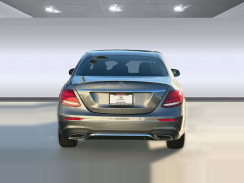 Used 2017 Mercedes-Benz E 300 4MATIC image 9